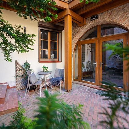 Old Town Gate Residence Вильнюс Экстерьер фото